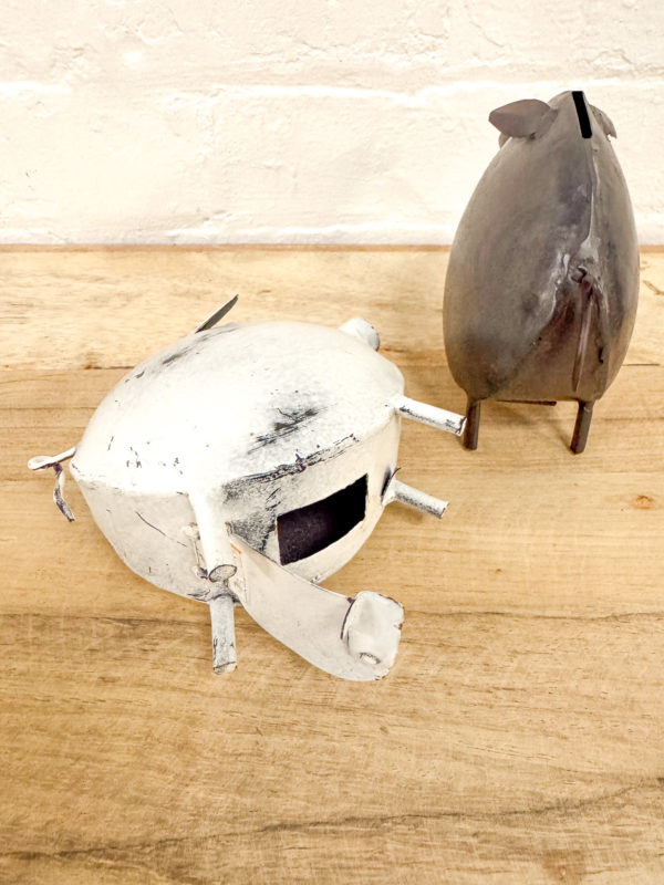 Set 2 Iron Piggy Banks - Image 6
